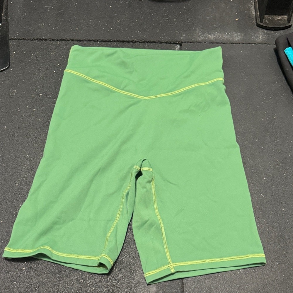 Vitality cloud short 8 inch